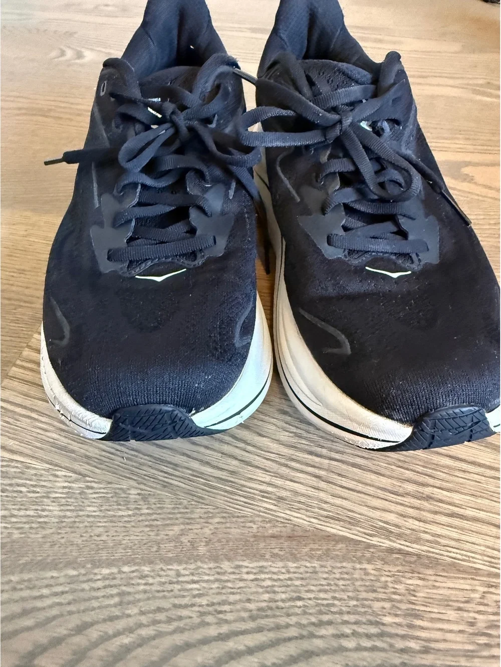 Hoka One Women's Clifton 10 Sneakers Size 9B Black with White Sole